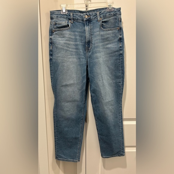 American Eagle Outfitters Denim - American Eagle Curvy Mom Jean